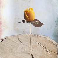 Tulipán, svíčka z včelího vosku