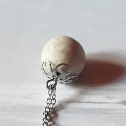 Oblázkový přívěsek Pebble bead ornament